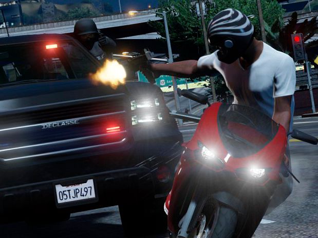 Дэн Хаузер назвал причину раздельного запуска Grand Theft Auto 5 и GTA Online